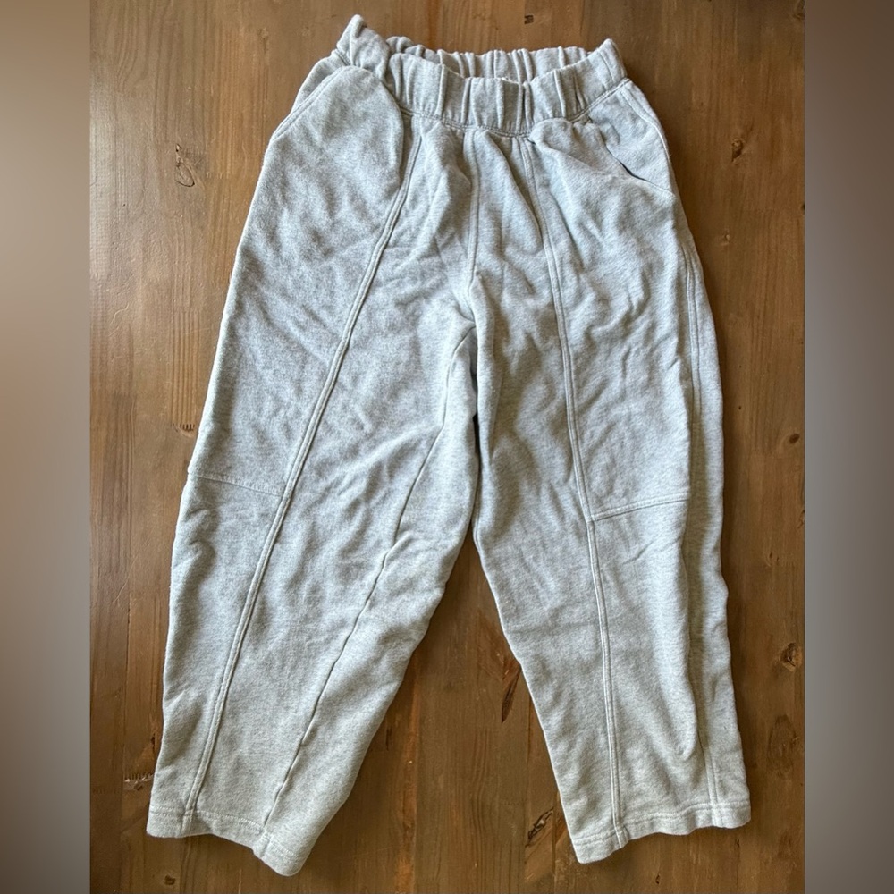 Aerie Seams Right Barrel Leg Sweatpant in Heather Gray